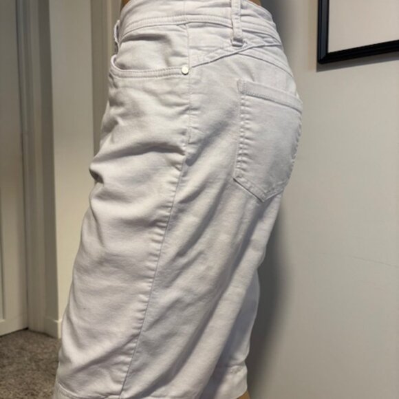 Tribal white shorts Sz 10 - Picture 3 of 5